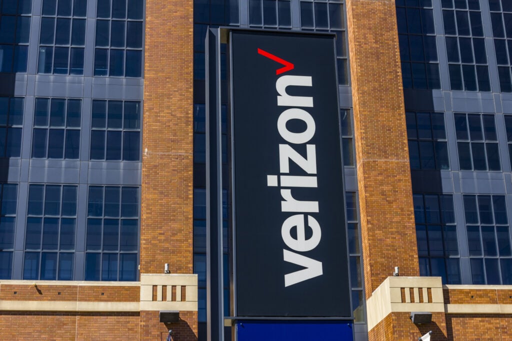Verizon Stock Rises as Turnaround Plan Gains Traction